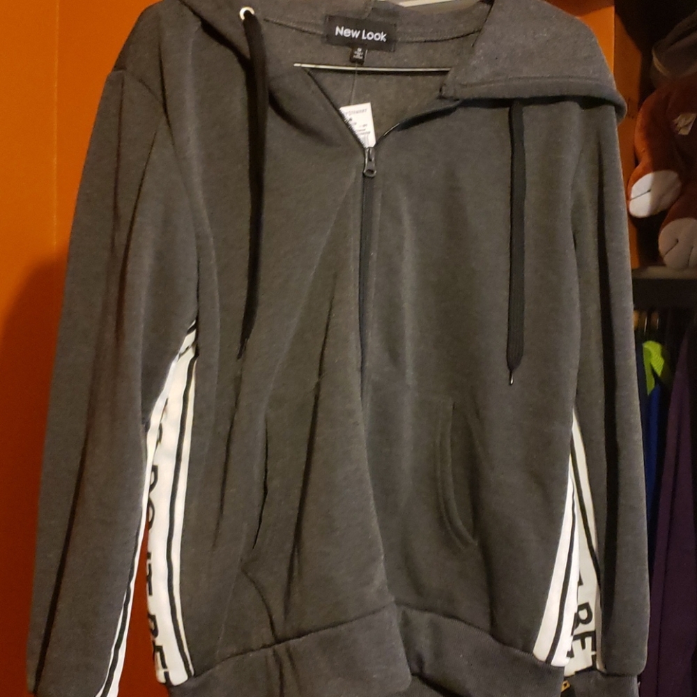 Sweater - Picture 4 of 4